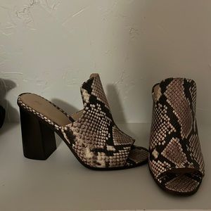 Thick size 7 casual heels.